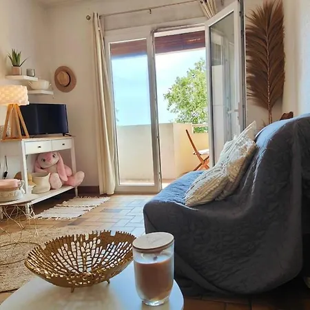 Charming Beachfront In Apartment Frejus